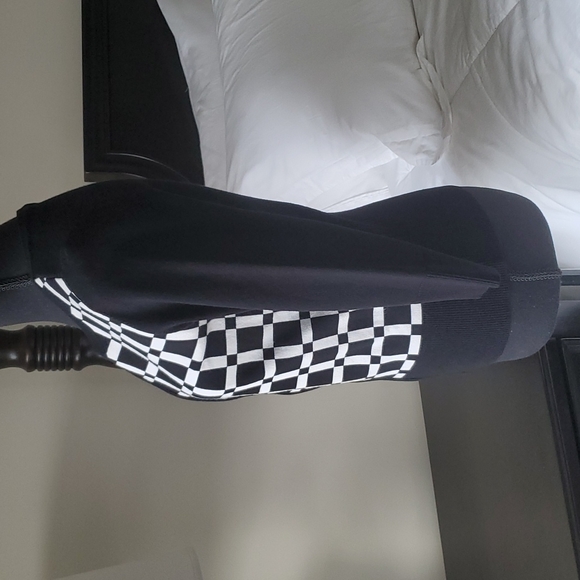 WHBM Black & White Checkered Cardigan - Picture 4 of 6